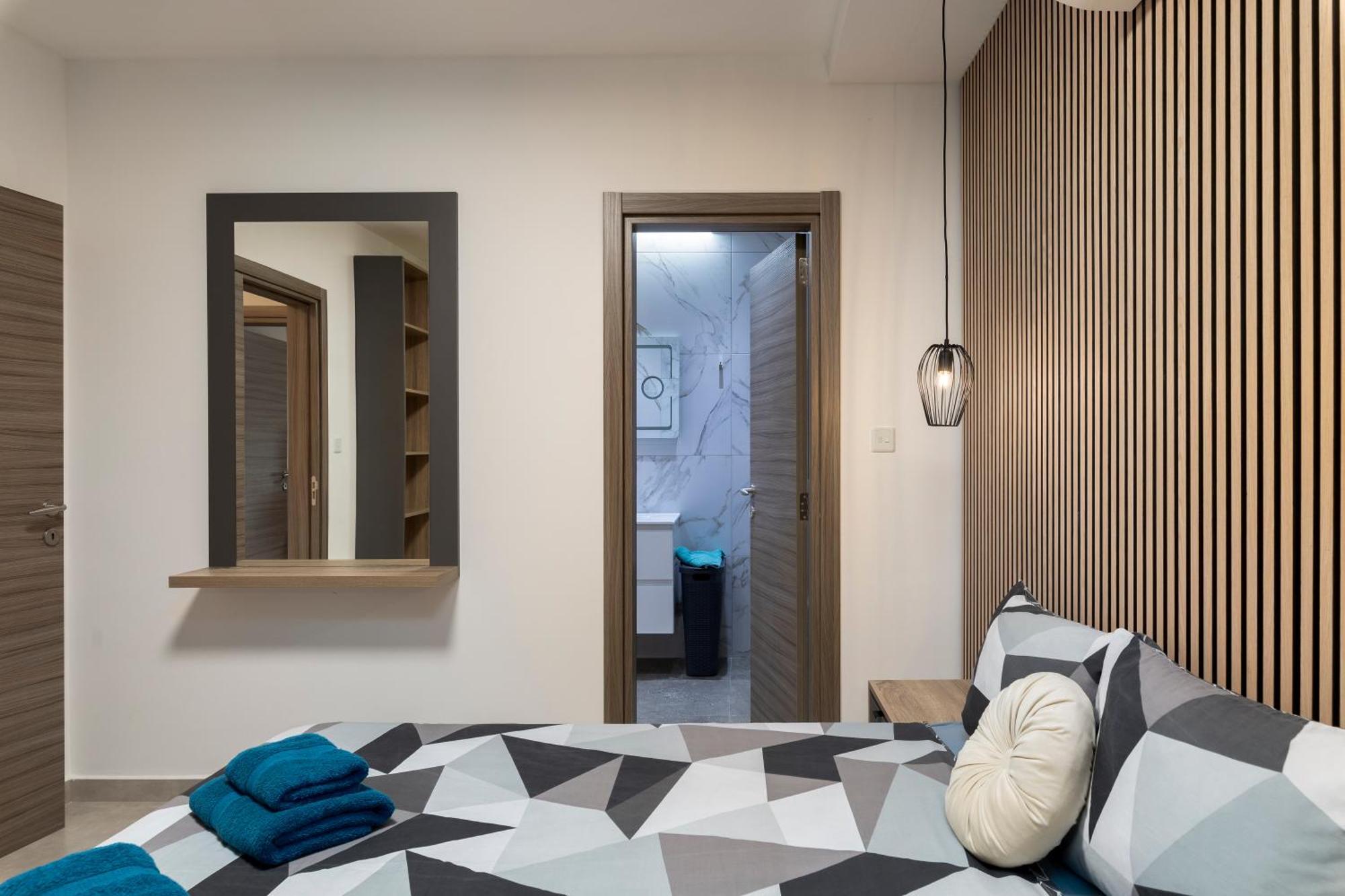 Modern 2bd With Spacious Layout & 2 Balconies - Apartment *