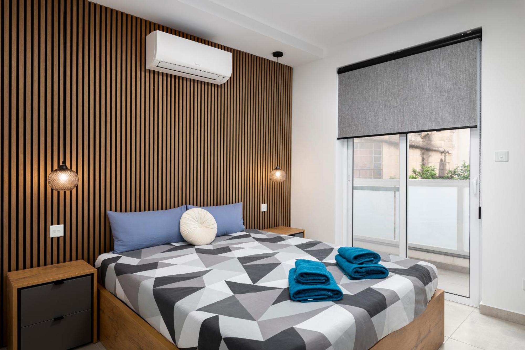 Modern 2bd With Spacious Layout & 2 Balconies - *