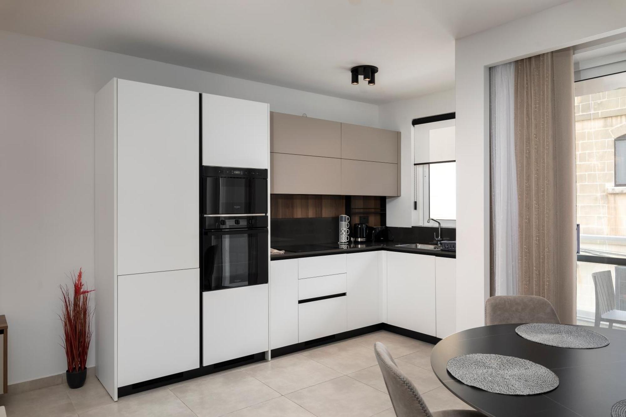 Modern 2bd With Spacious Layout & 2 Balconies - San Ġwann